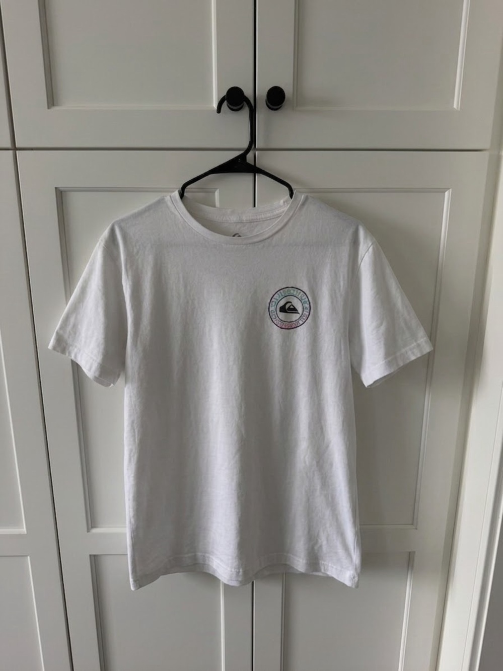 Quiksilver White Short-Sleeve Tee Cool Design